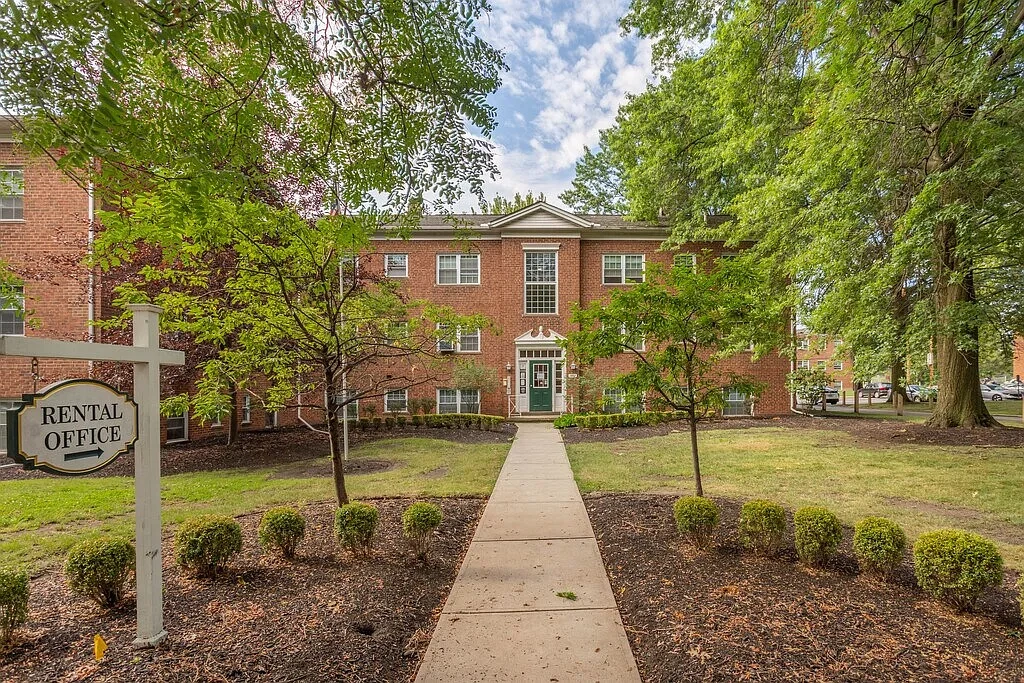 Broadview Gardens Apartments – photo 2