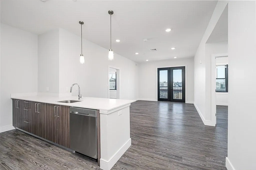 16 Laurel St – photo 2