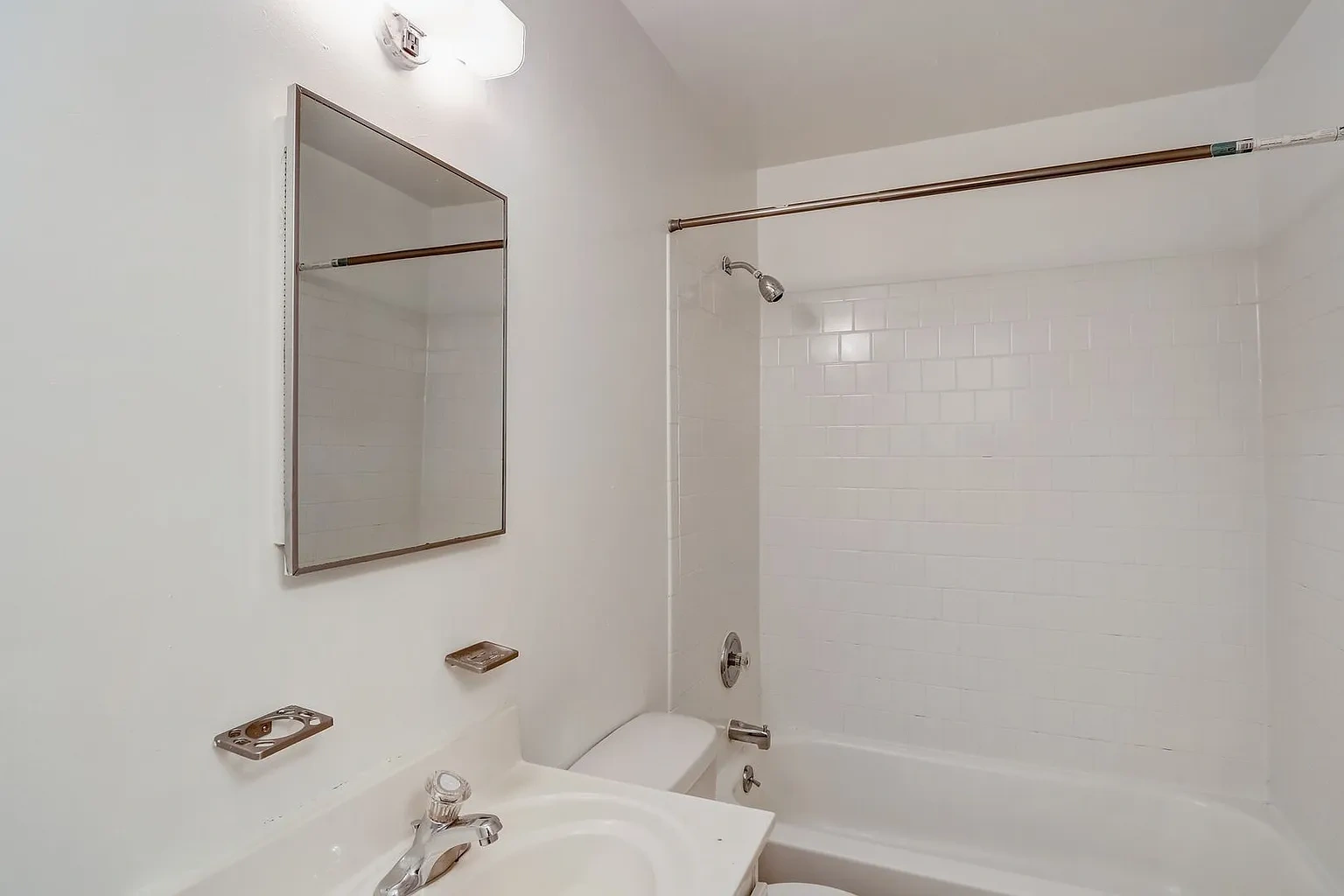 Hillsdale Manor Apartments – photo 5