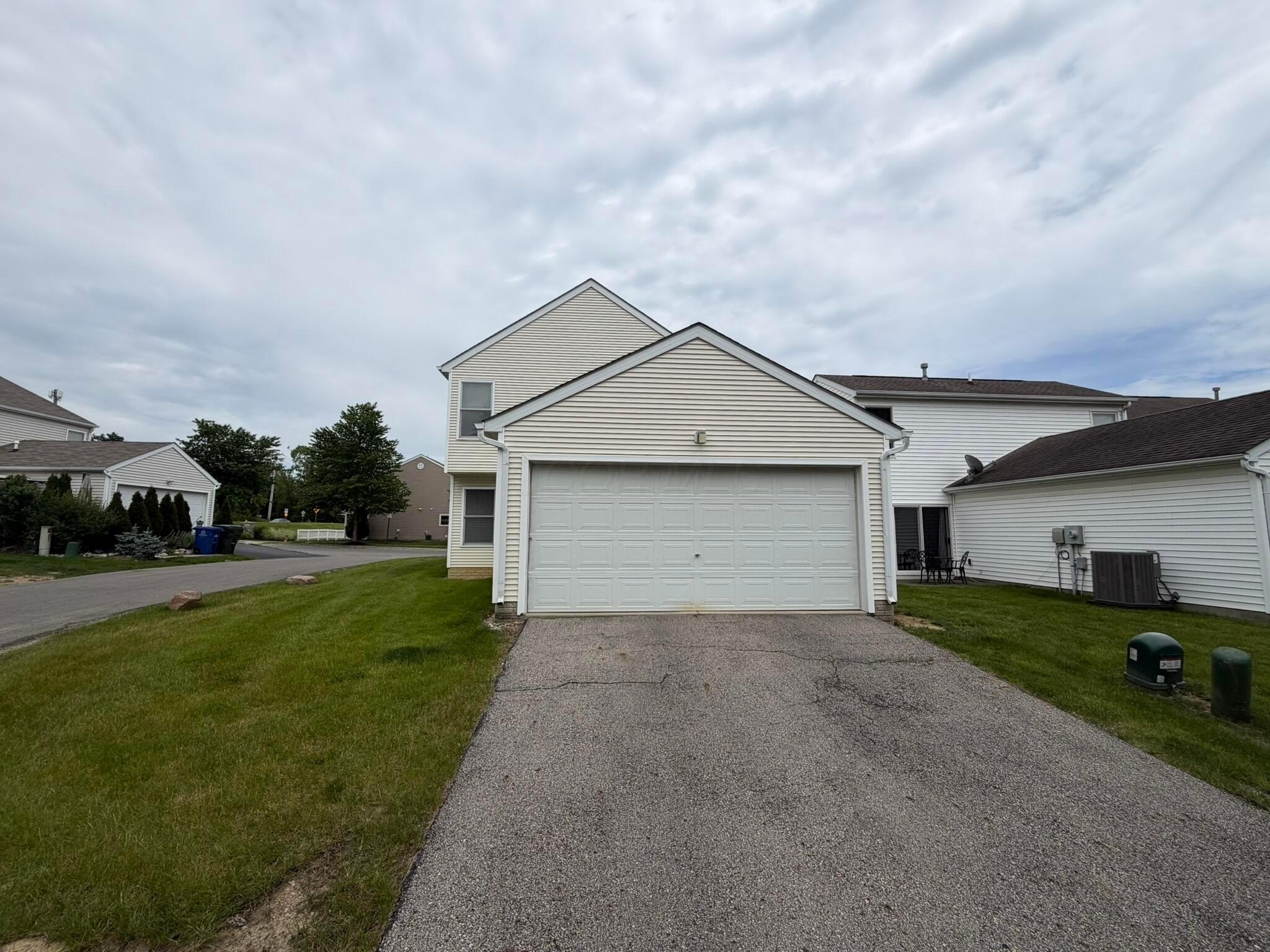 9335 Polaris Green Dr – photo 2