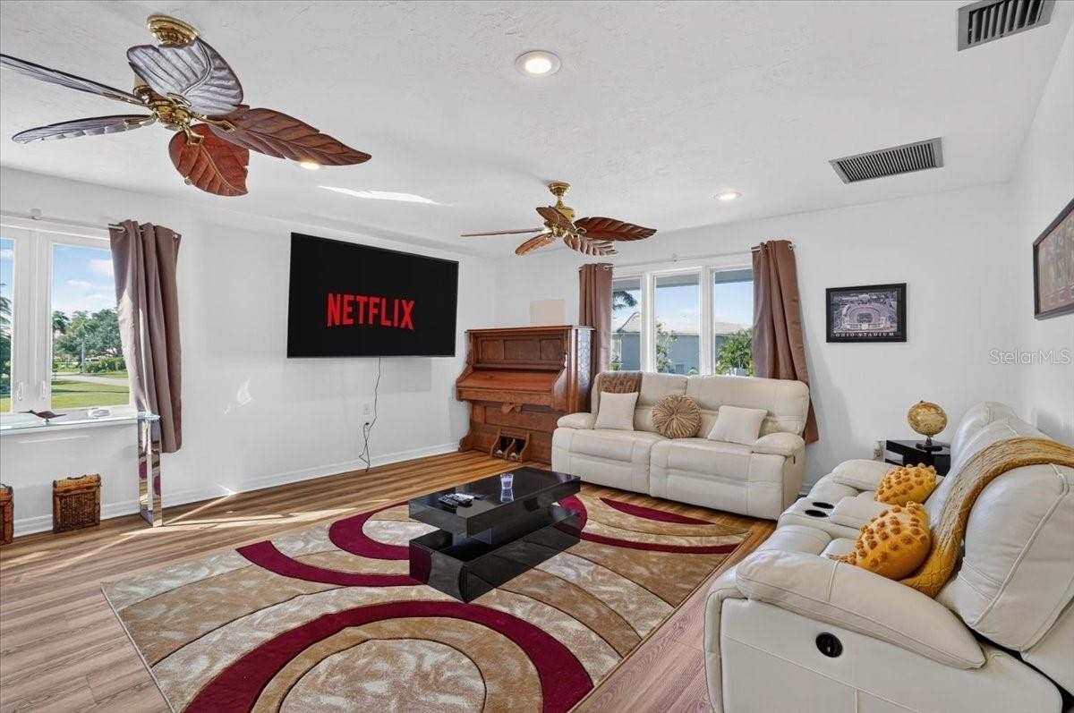 2407 Palma Sola Blvd – photo 3