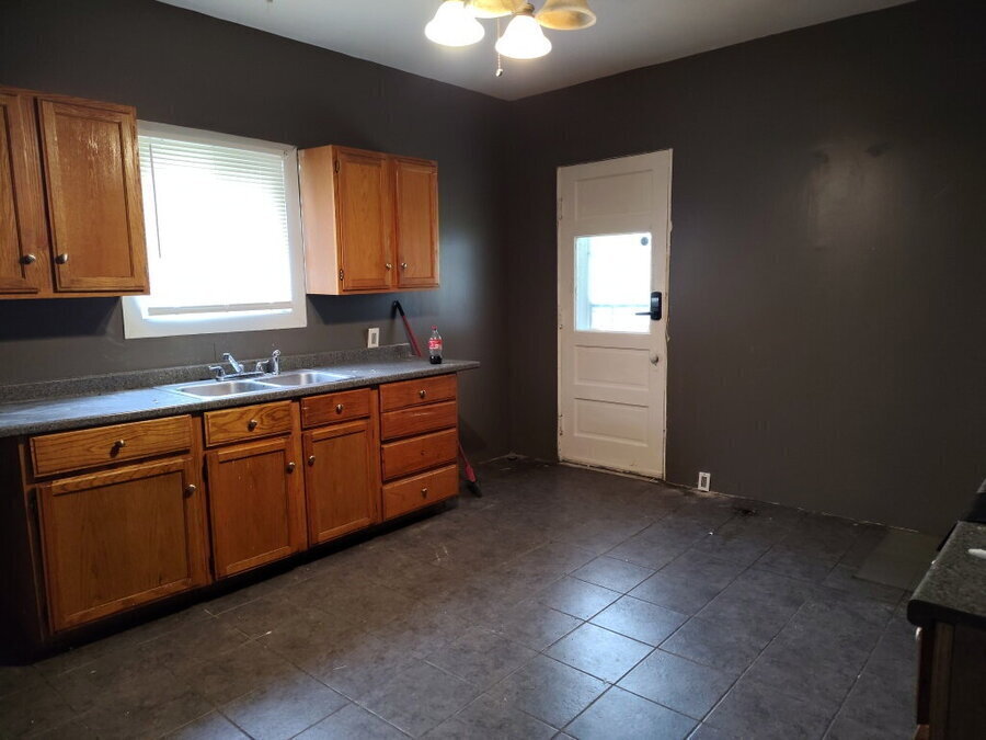 6034 Hillman Ave – photo 3