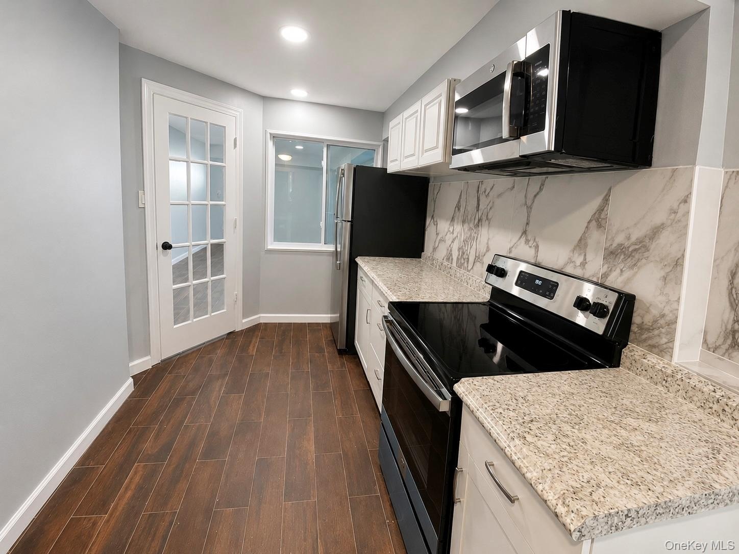 16 Frank Ave #STUDIO – photo 3