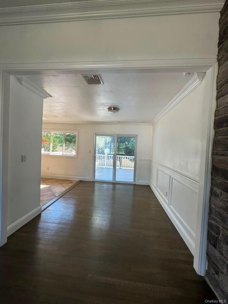 10 Dartmouth Dr – photo 1