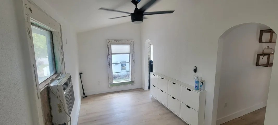 233 21st St SW unit 1 – photo 4