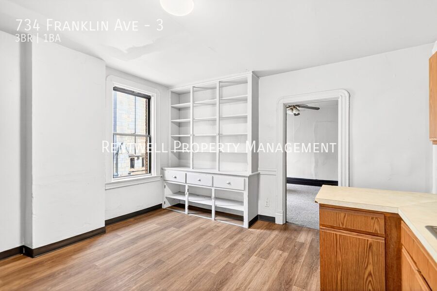 734 Franklin Ave – photo 4