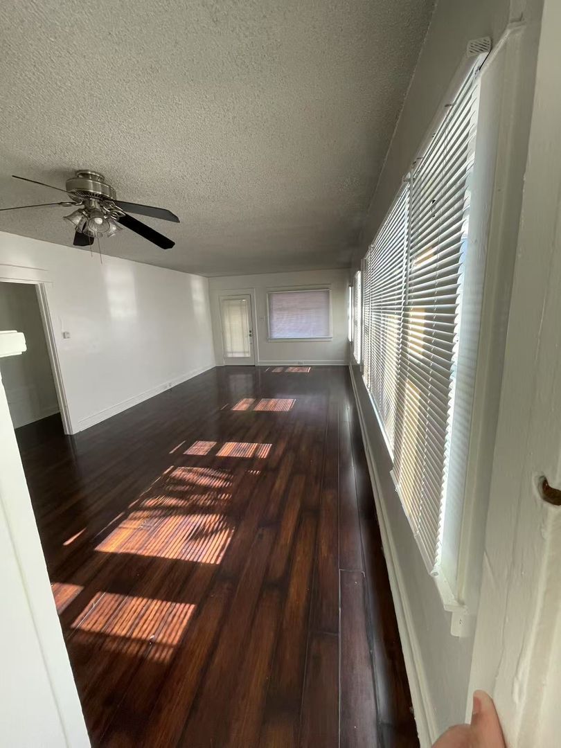 1033 Coronado Ave unit 1033 Coronado Ave – photo 4