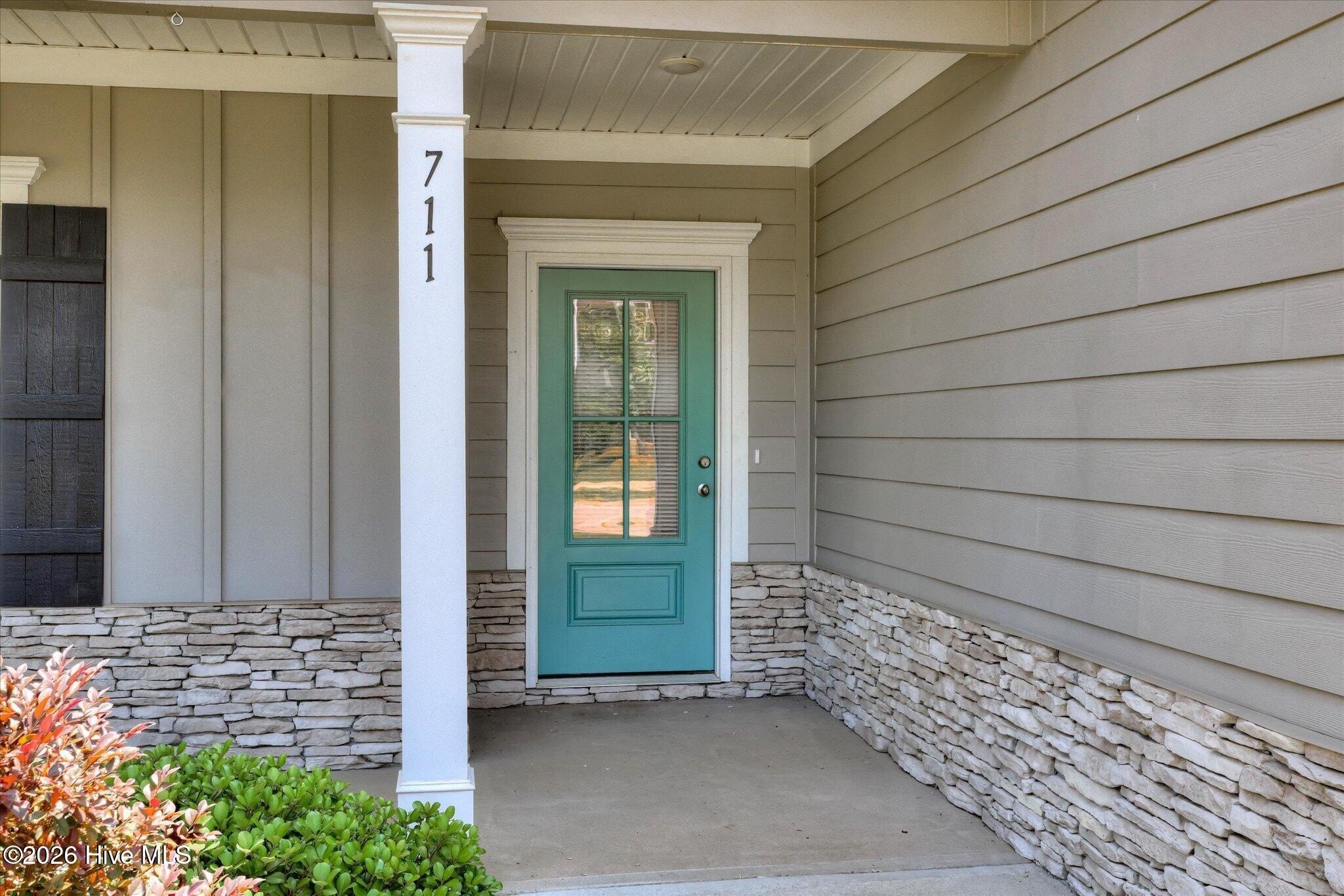 711 Courtland Ln – photo 4