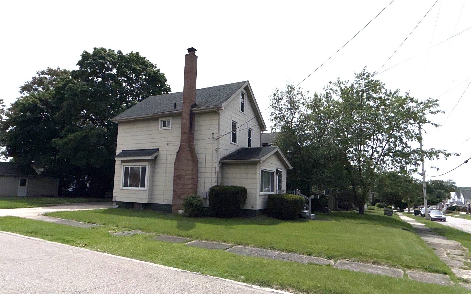 85 Smithsonian St – photo 2
