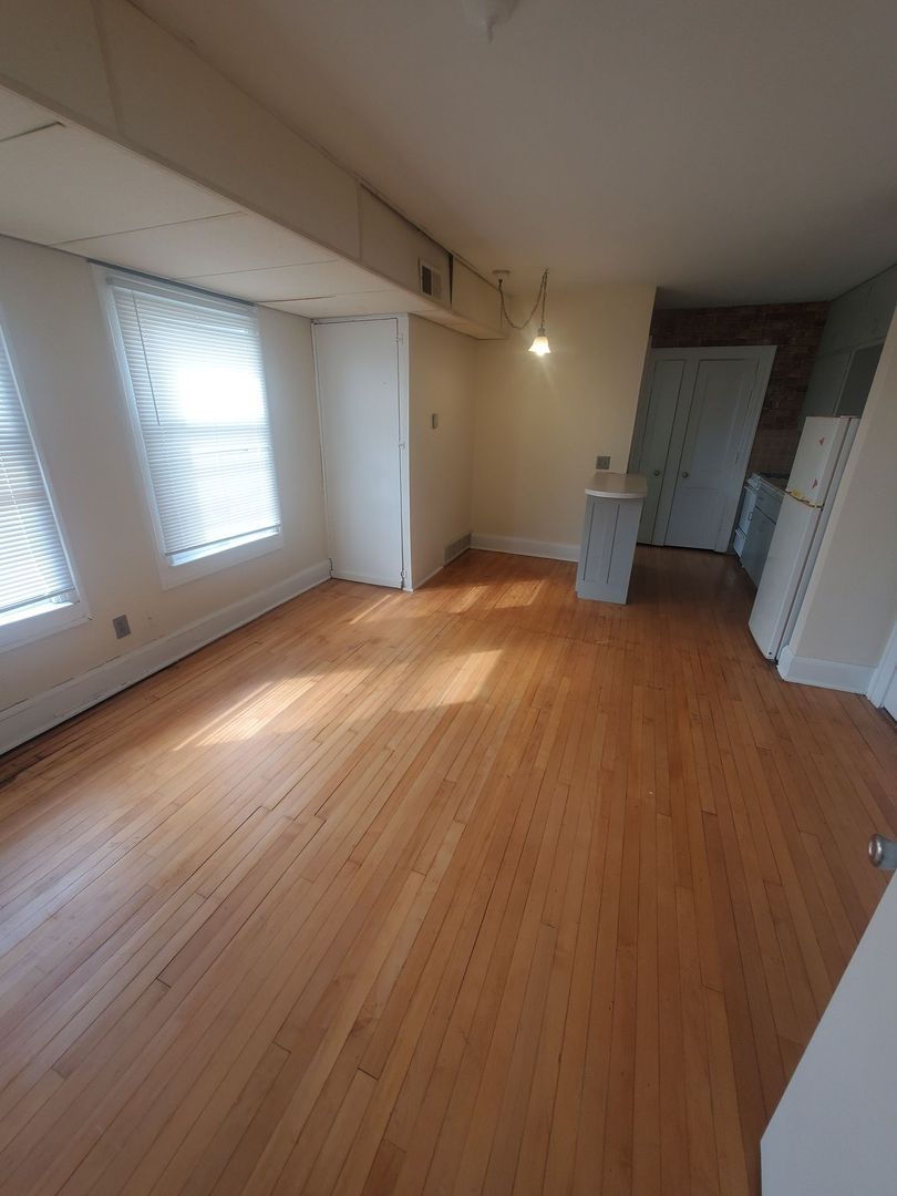 915 Minnesota Ave unit 7 – photo 3