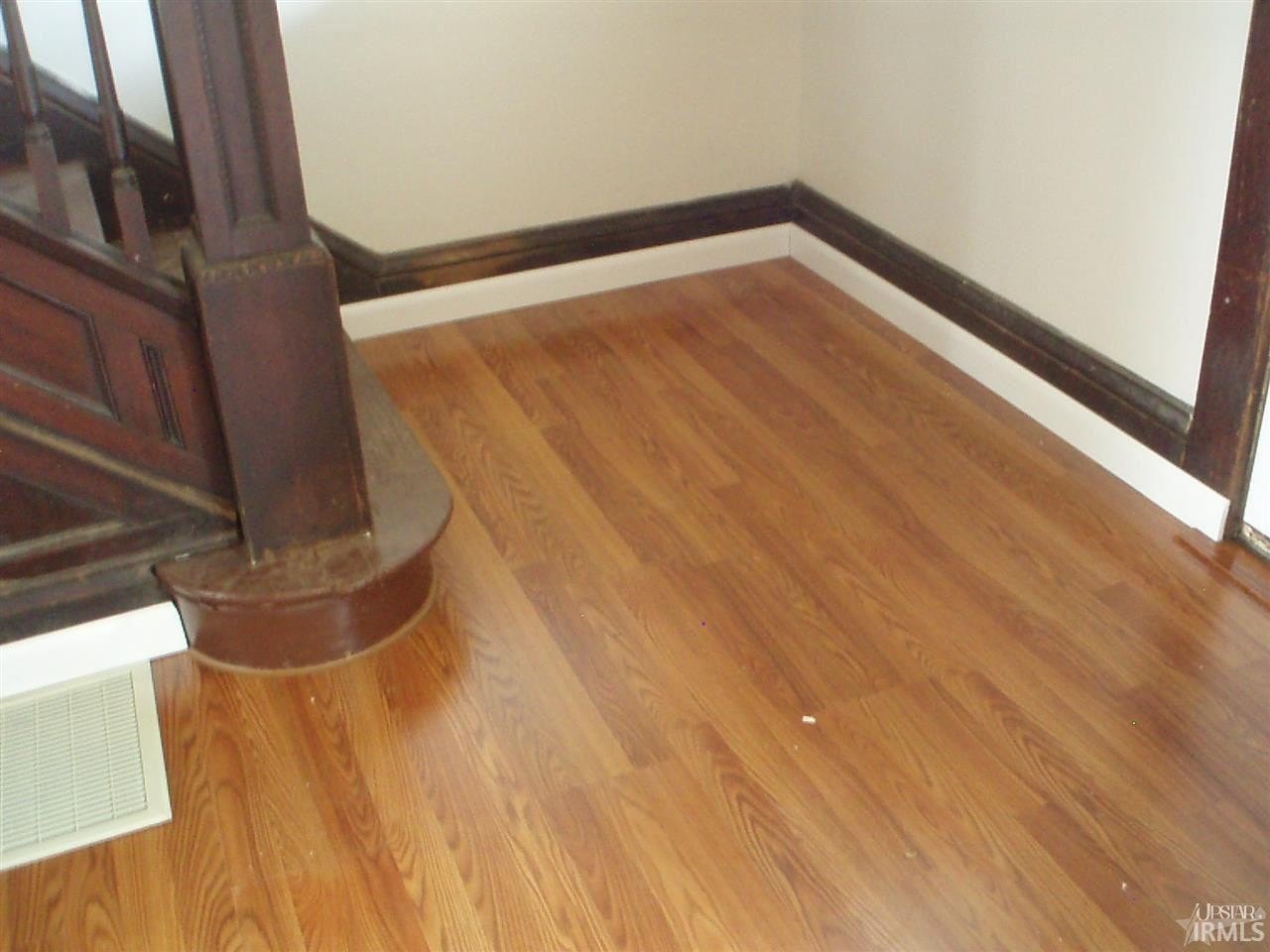 938 Herman St – photo 2