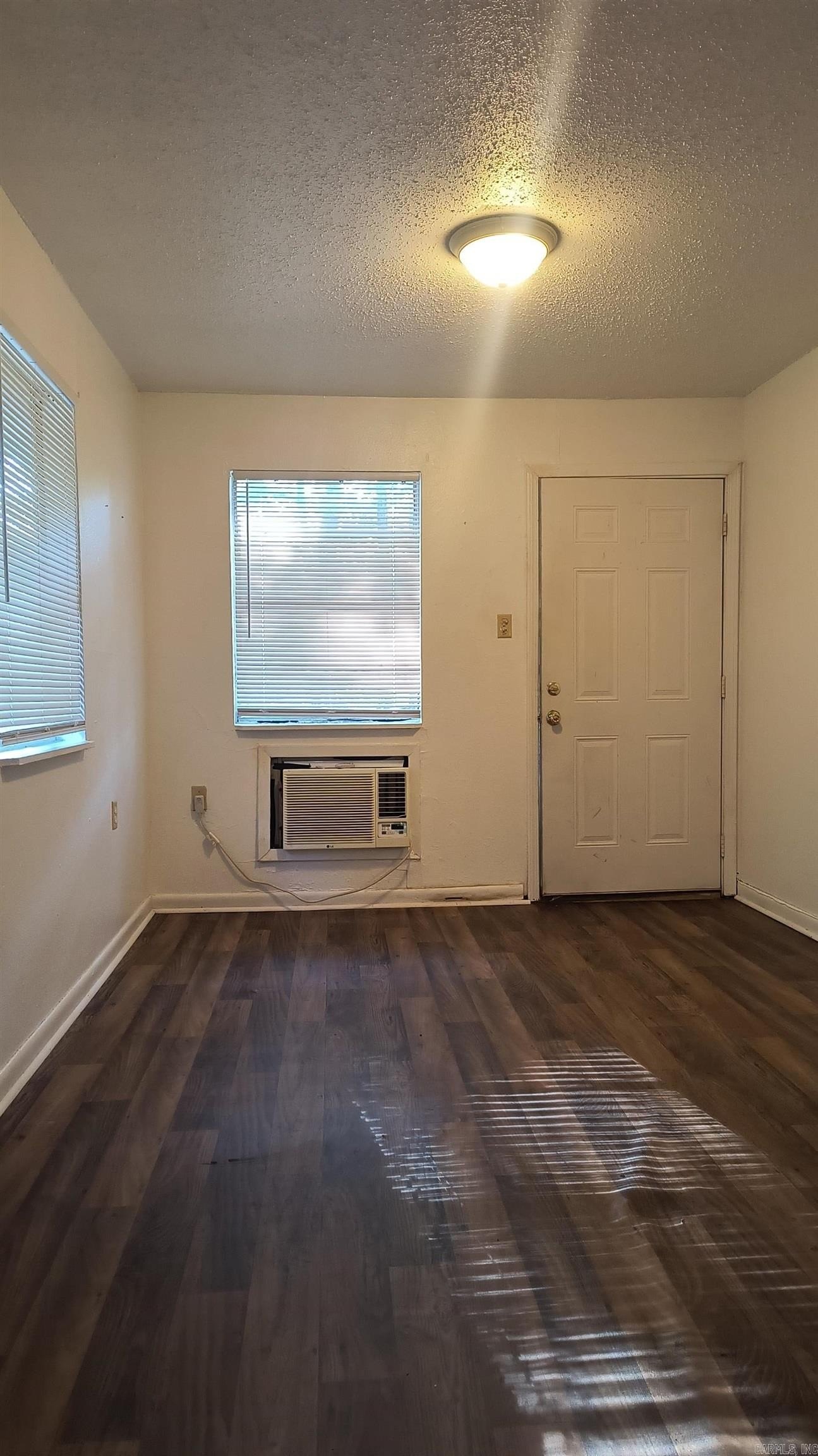 2100 Sidney St #5C – photo 3
