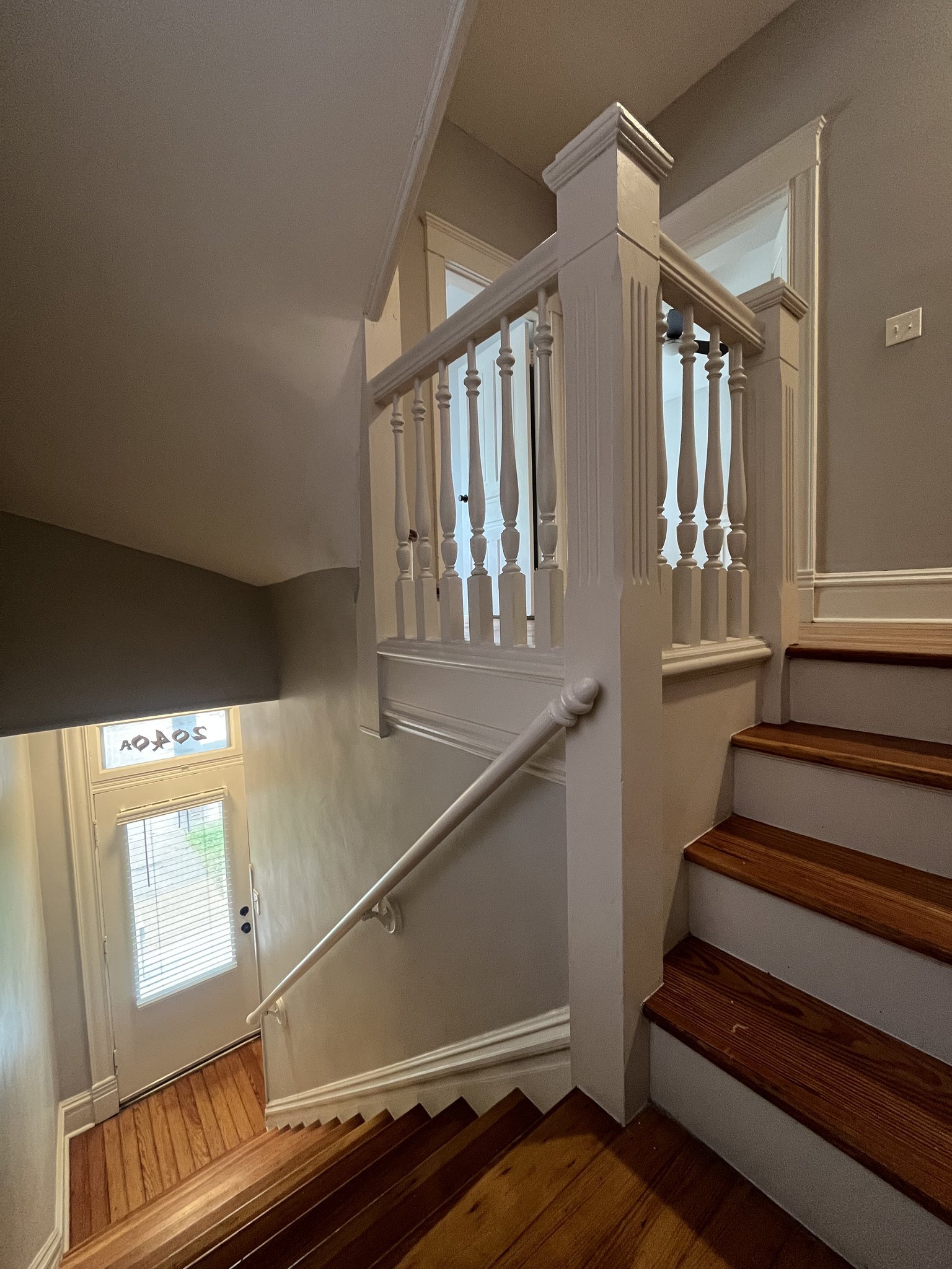 2040 Russell Blvd unit 2040 Russell Blvd 2F – photo 1