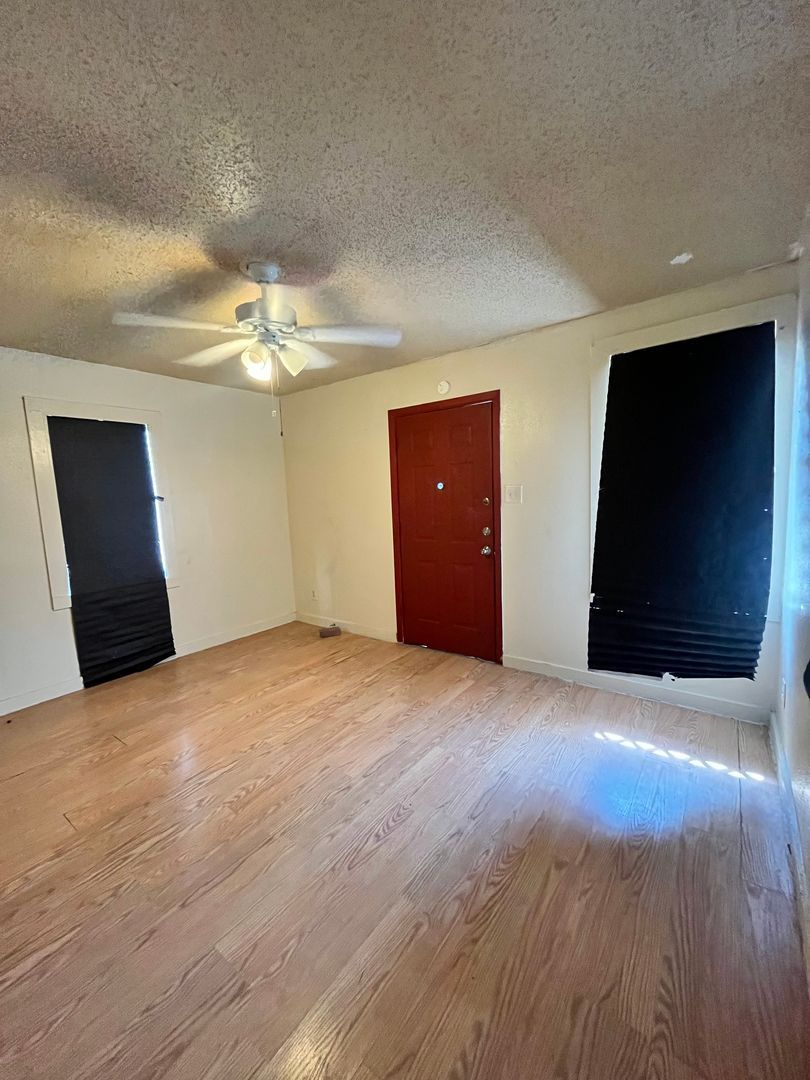 208 Spruce St – photo 3