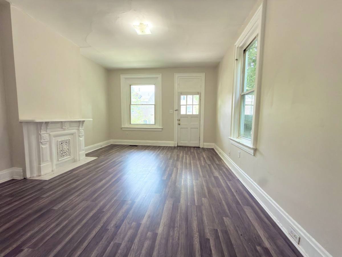 1030 Considine Ave – photo 3