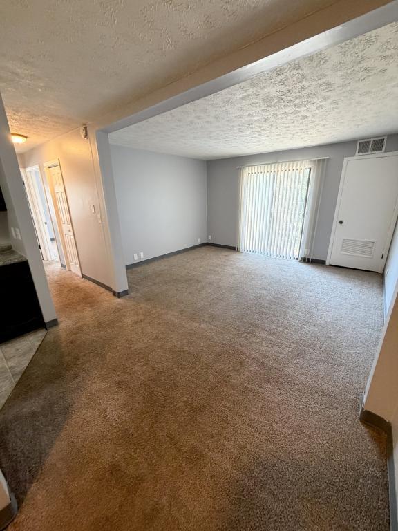 1860 Mahoning Ave NW unit Unit 306 – photo 4