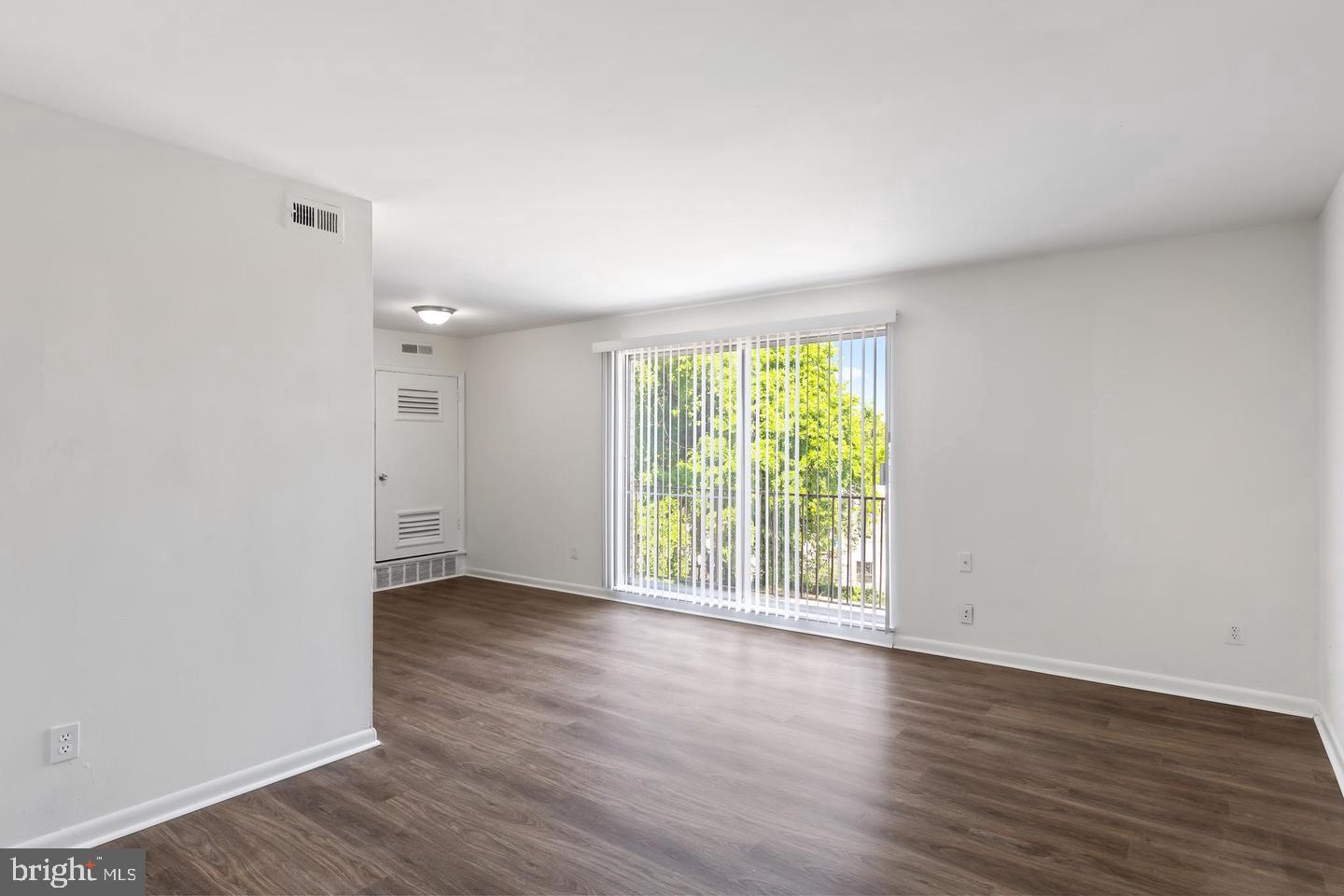5124 Astor Pl SE unit 301 – photo 4