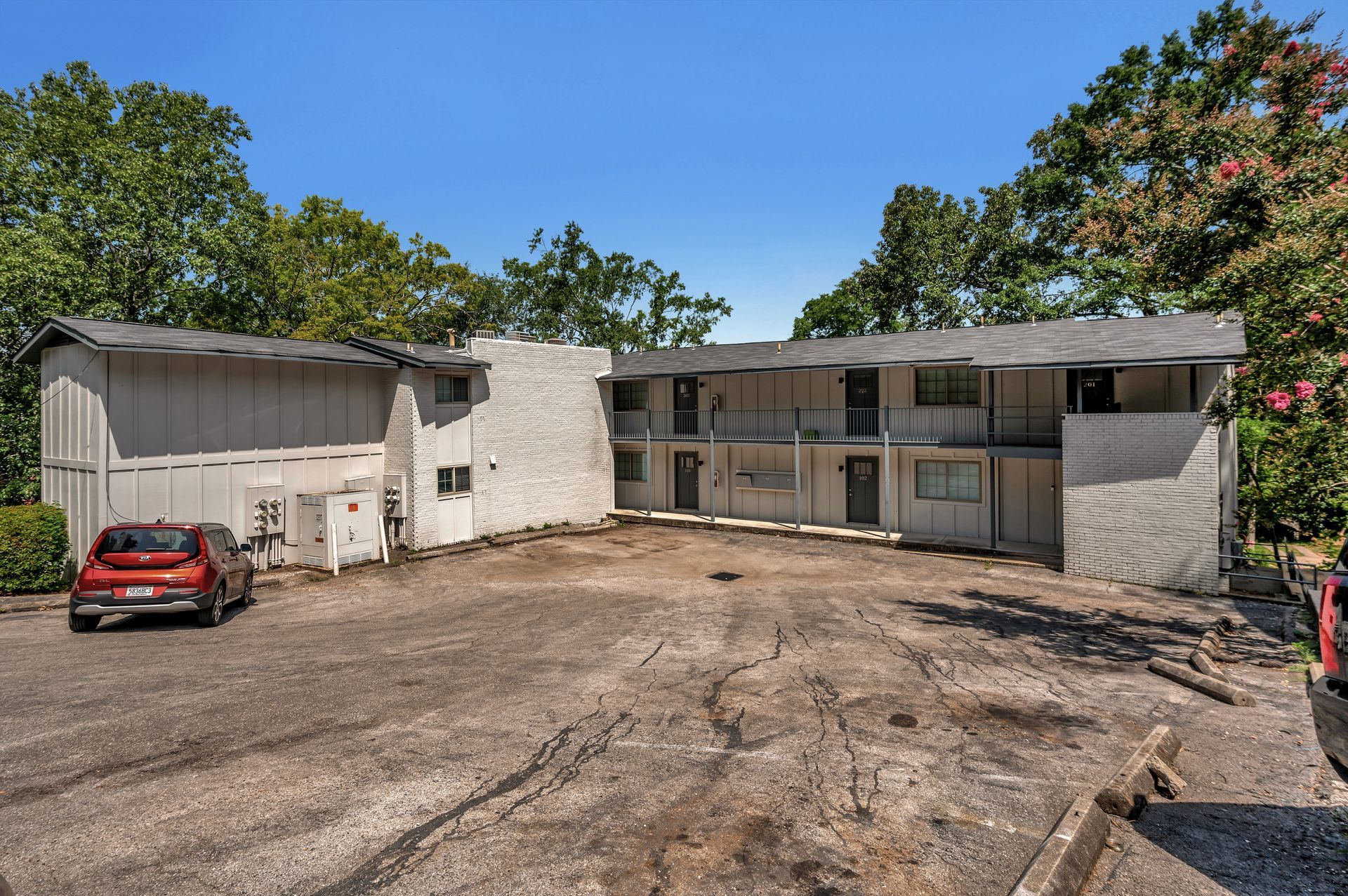 Towncrest Apartments – photo 2
