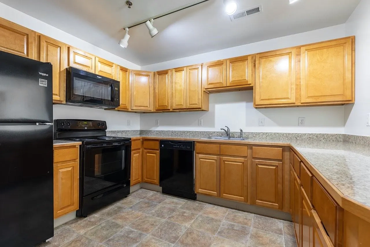 Cannon and Westover Apartment Homes – photo 2