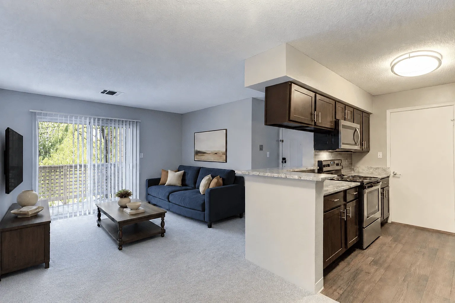 The Lakes of Schaumburg Apartment Homes – photo 1
