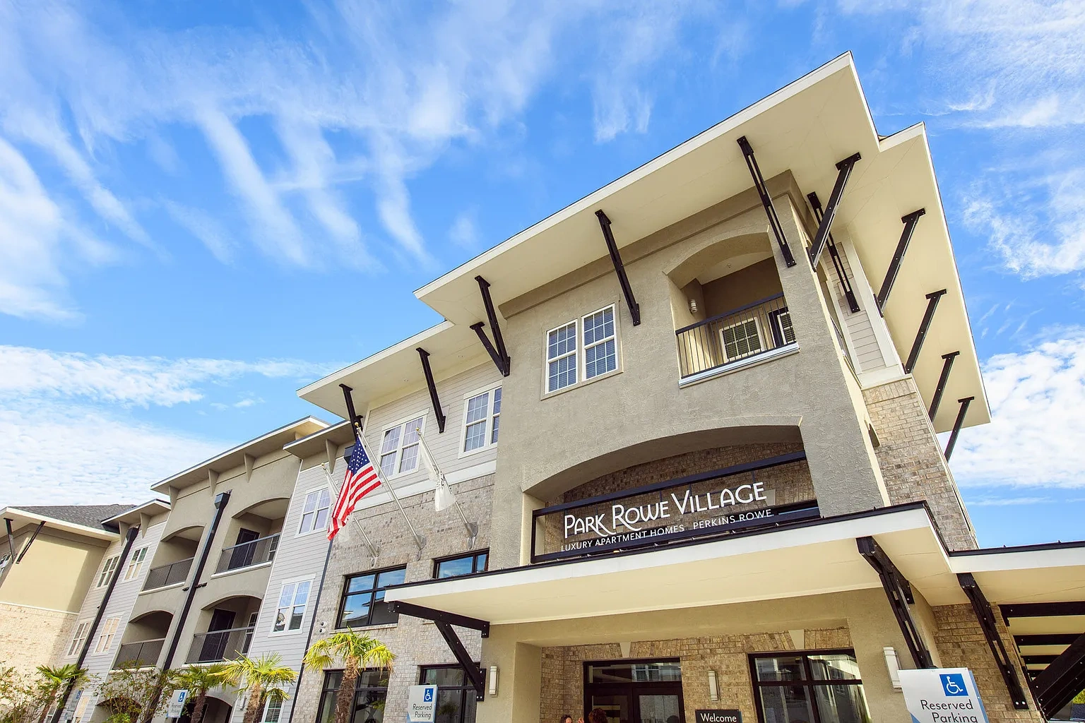 Park Rowe Apartments - Perkins Rowe – photo 3