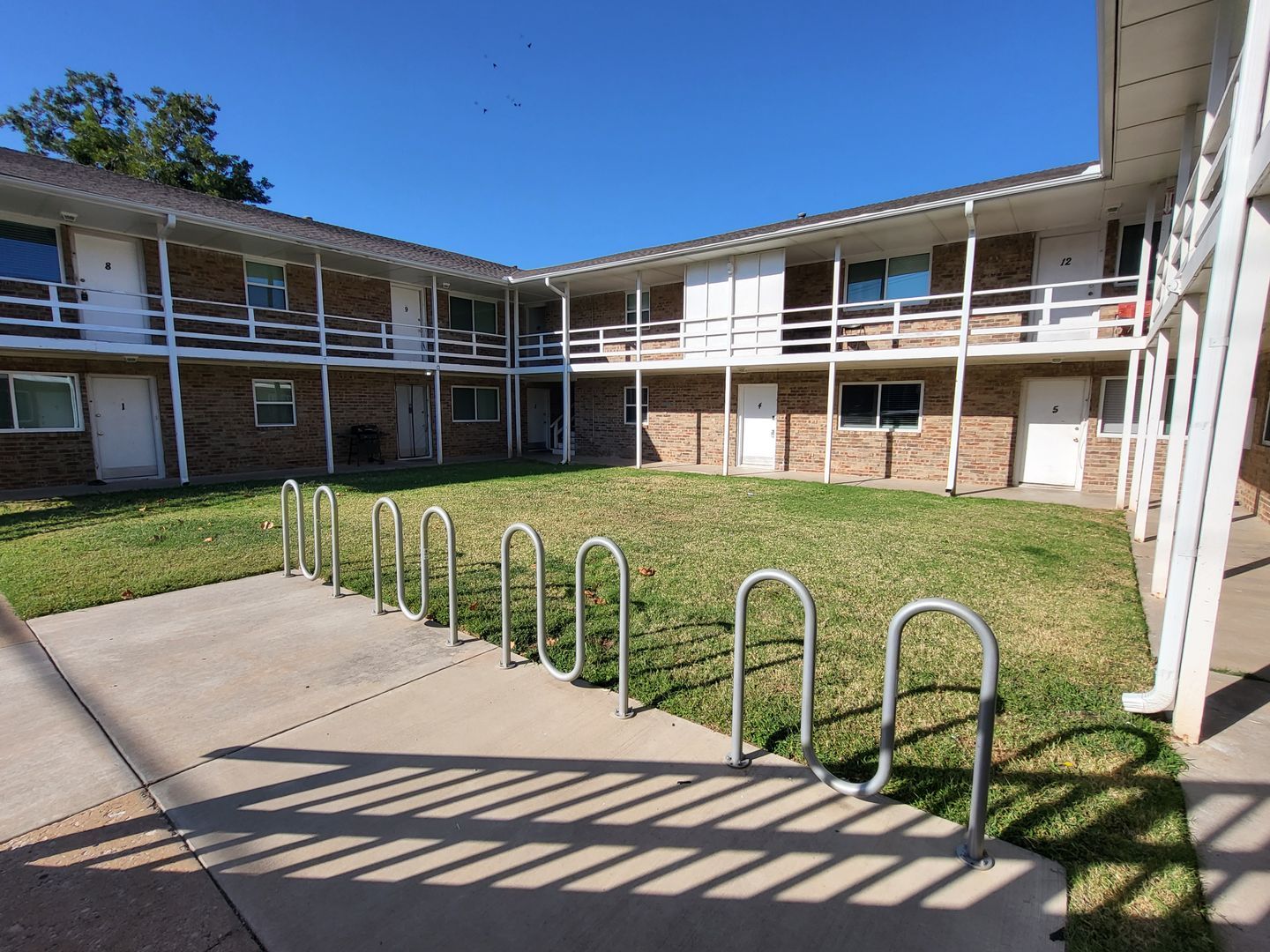301 N University Dr unit 4 – photo 1