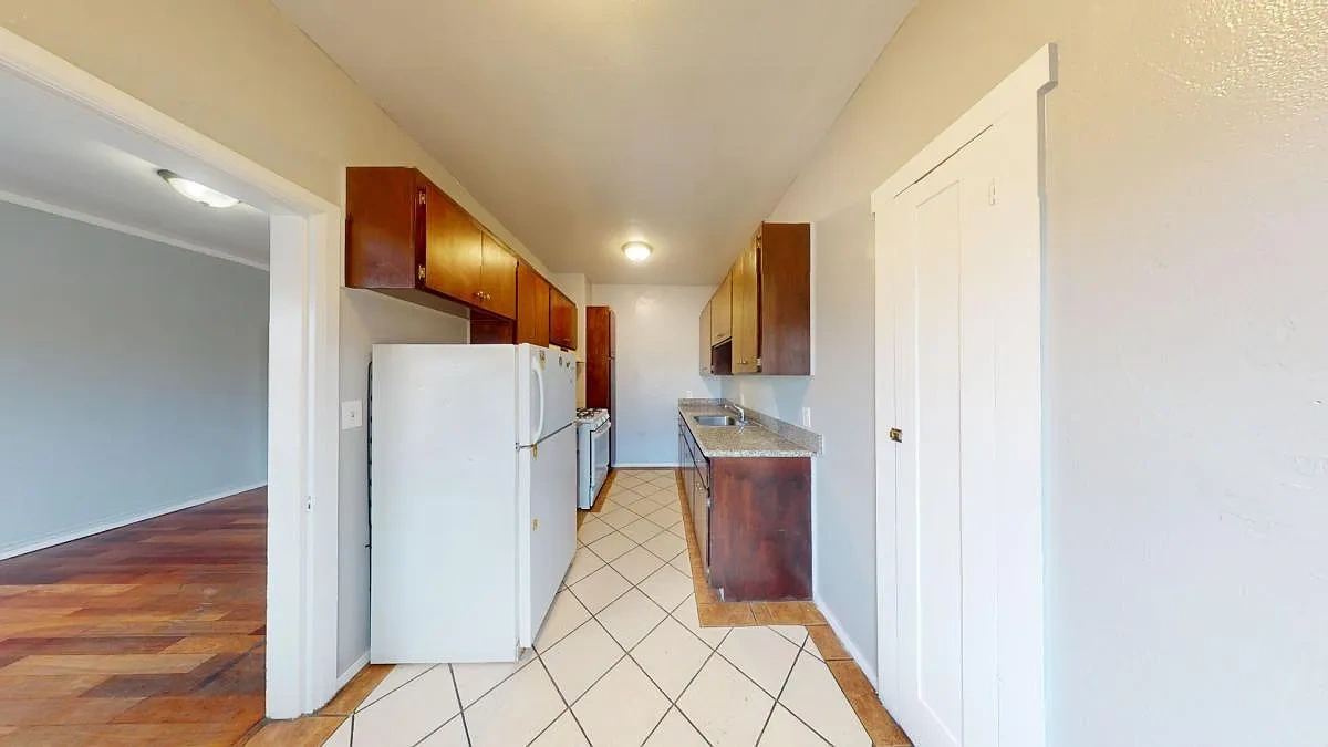 3401 International Blvd – photo 3