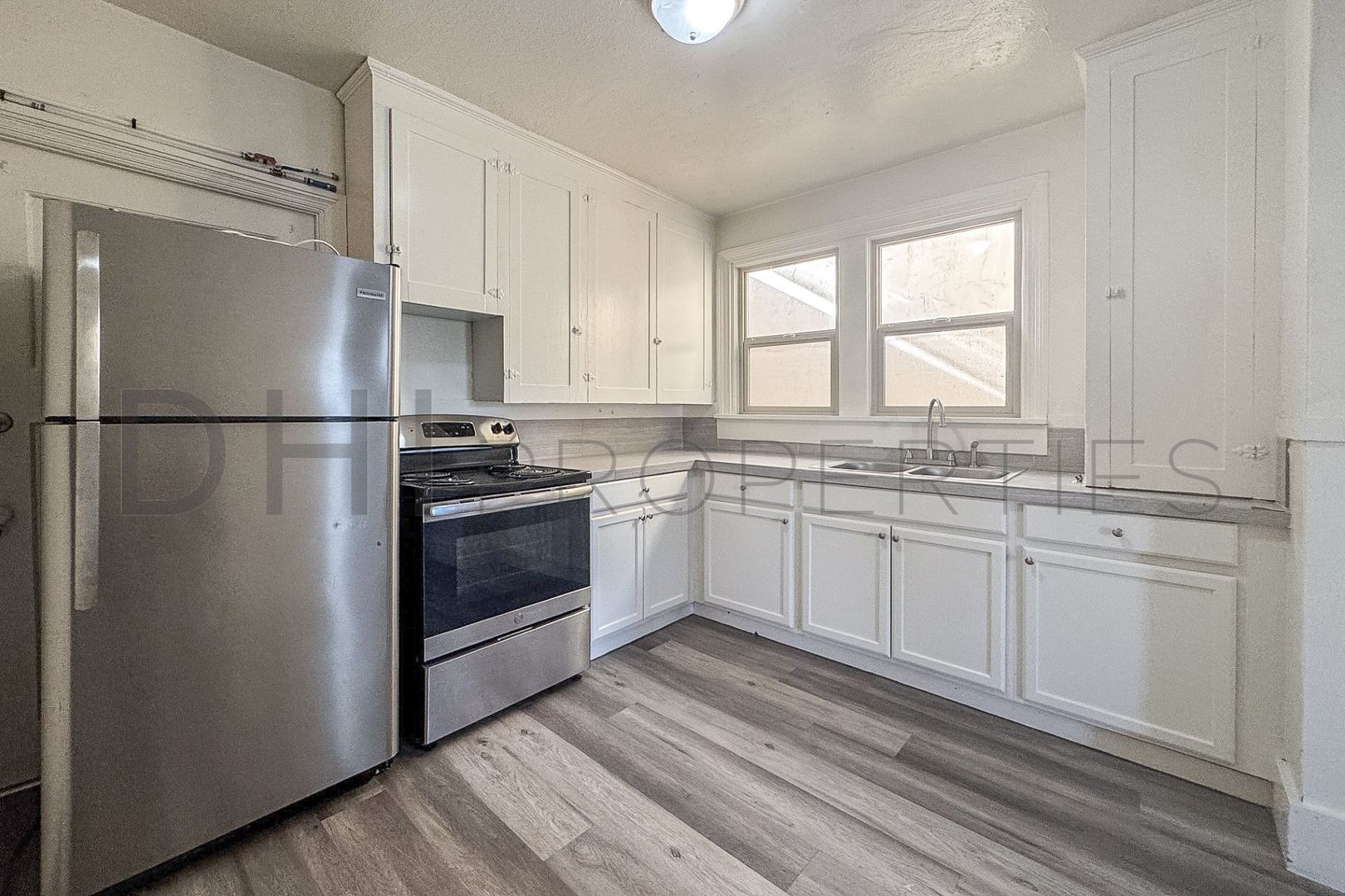 1217 Commerce Ave unit 1219 3 – photo 4