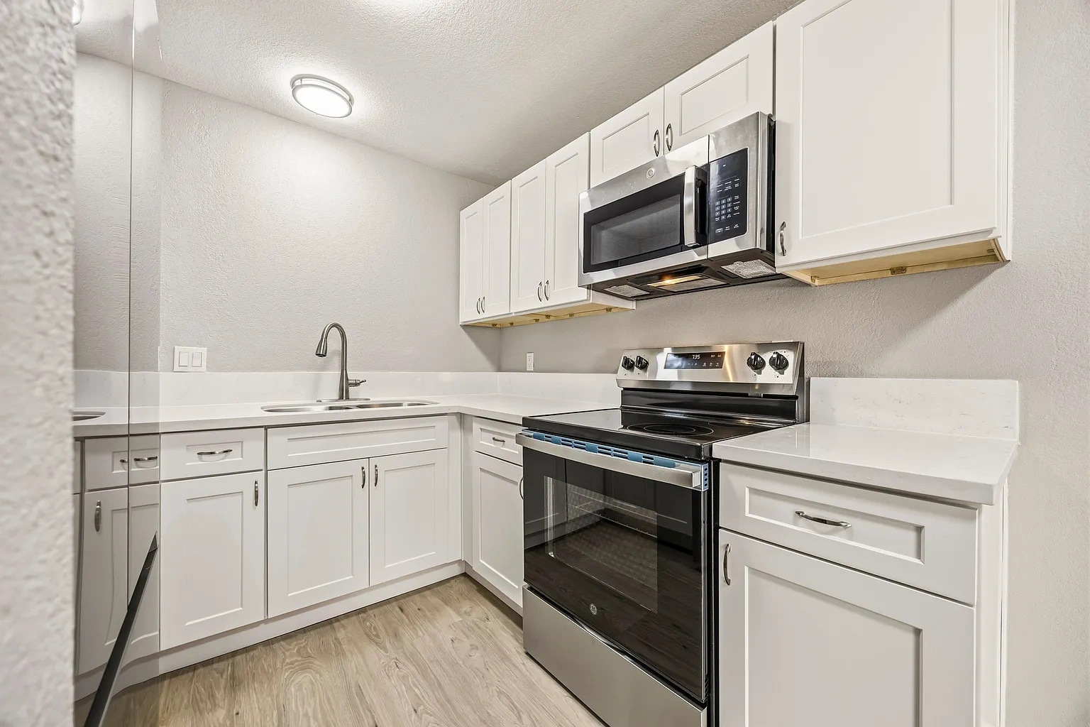 Chamoune Senior Apartments – photo 2