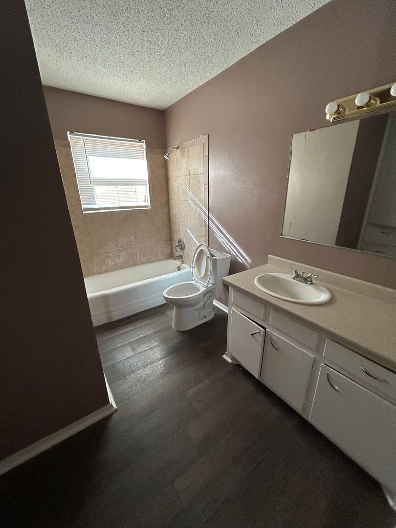 1614 58th St unit A – photo 2