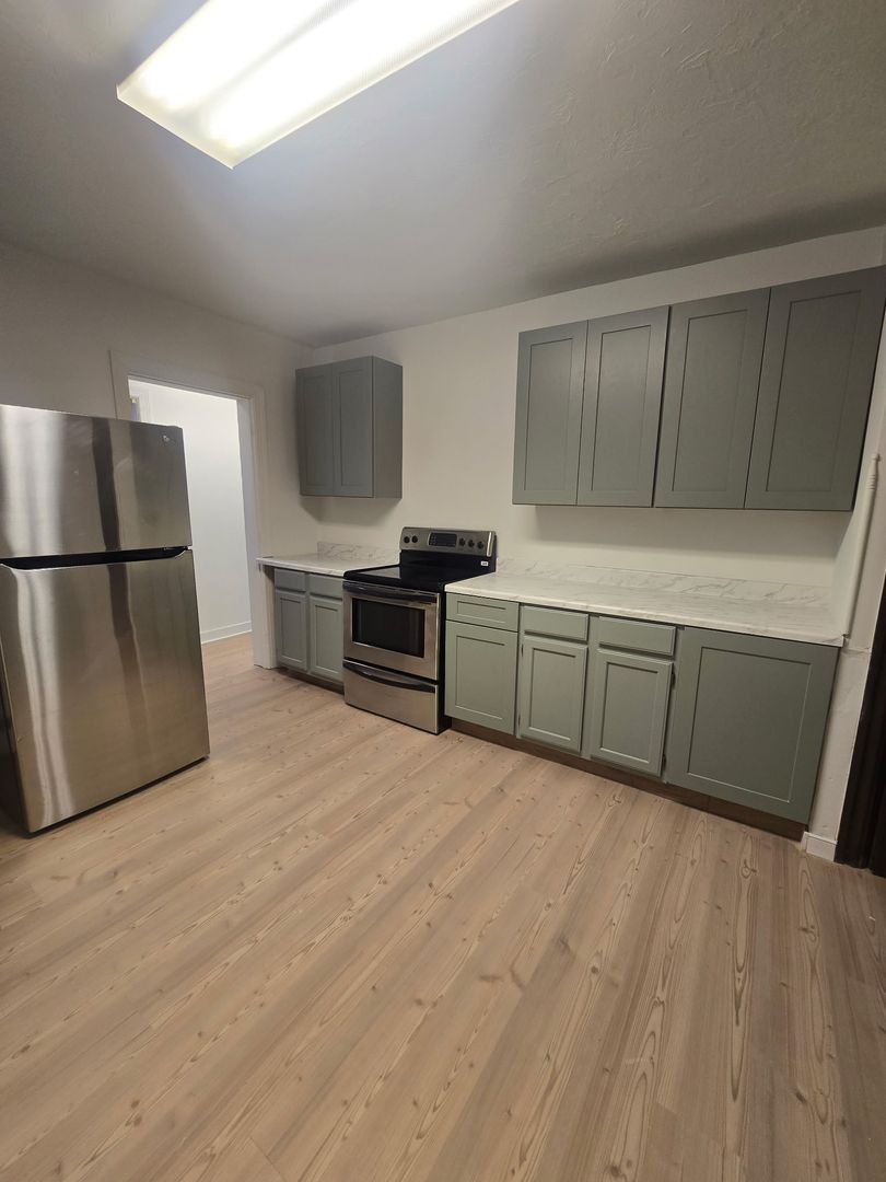 247 S 8th St unit Unit 2 – photo 1