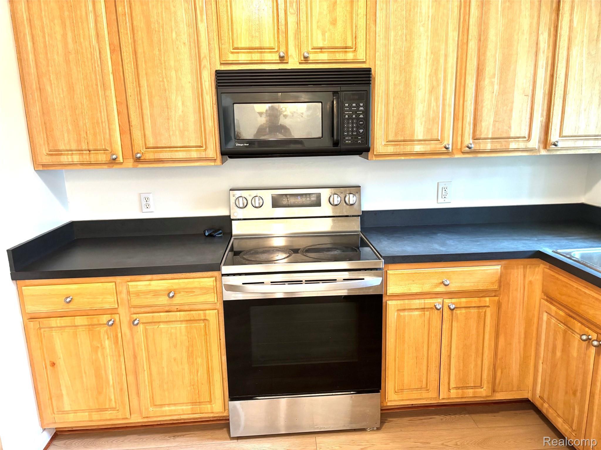 37711 Carson St – photo 5