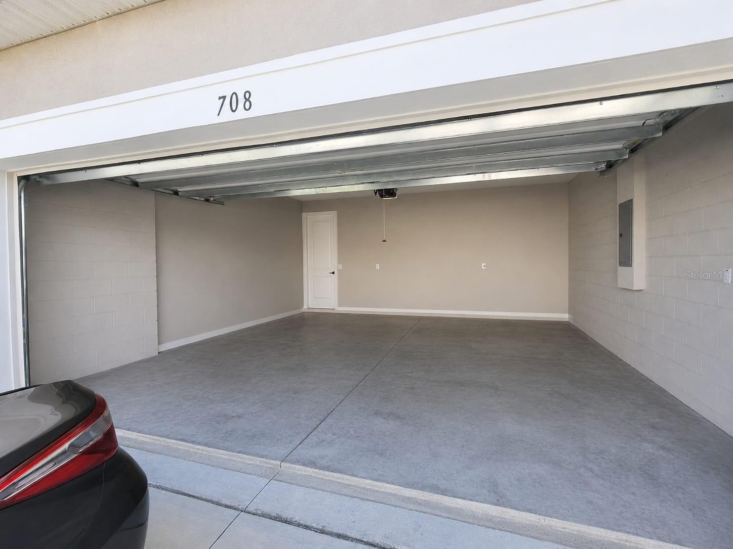 708 Griffon Ave – photo 4