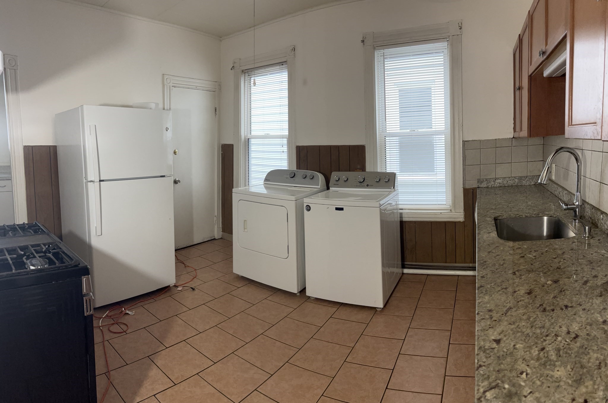 427 Winthrop St unit 1 – photo 4