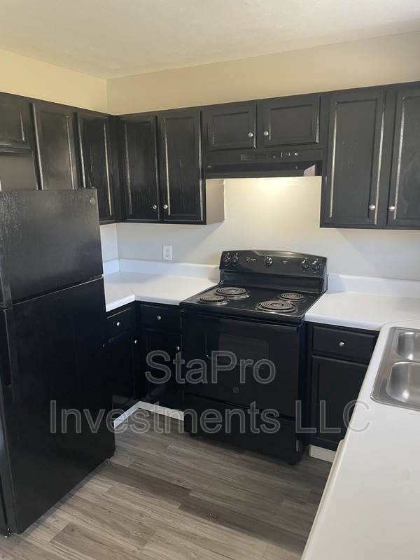 261 Hayes Ct – photo 4