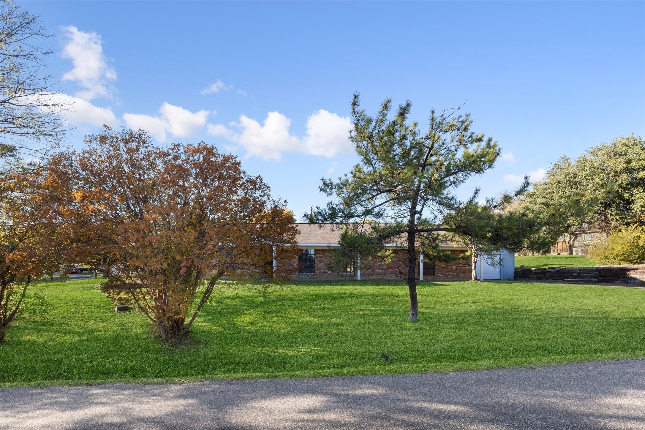 529 Shore Dr – photo 1