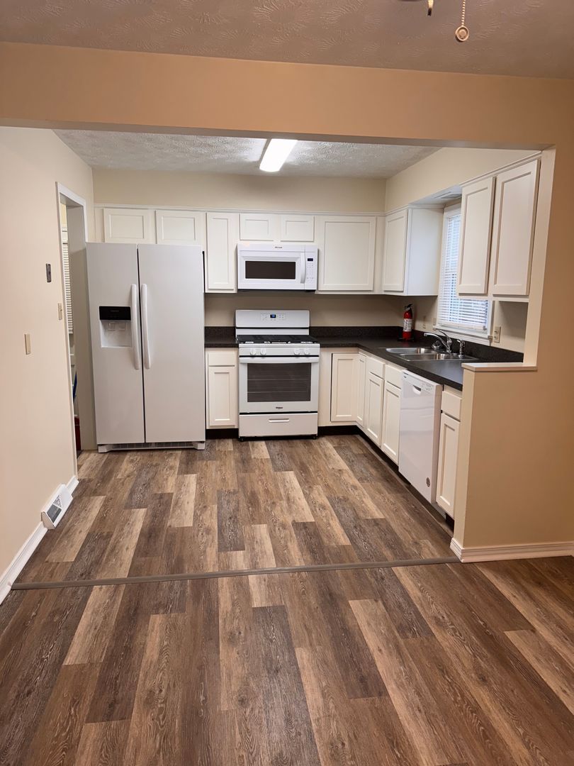 2239 Woodland Trce – photo 4