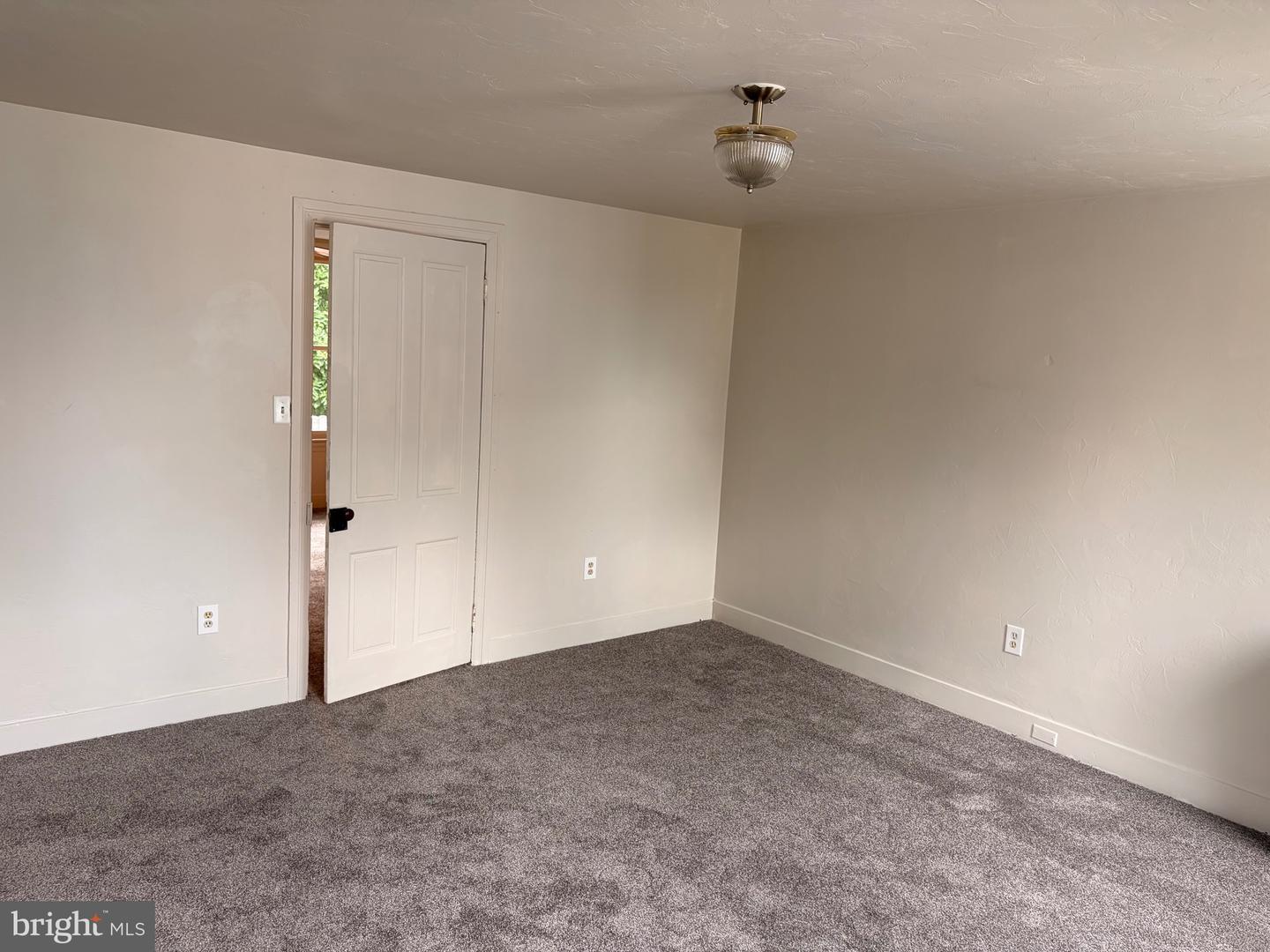 424 Smith St unit SECOND FLOOR – photo 3