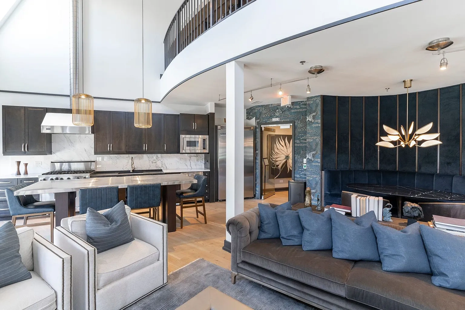 The Residence at the Glen Town Center – photo 1