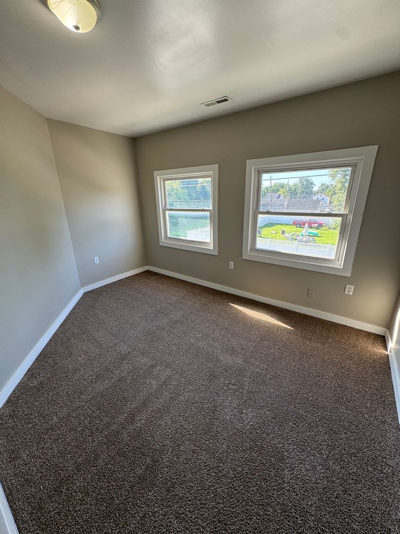 411 Boltz St – photo 5