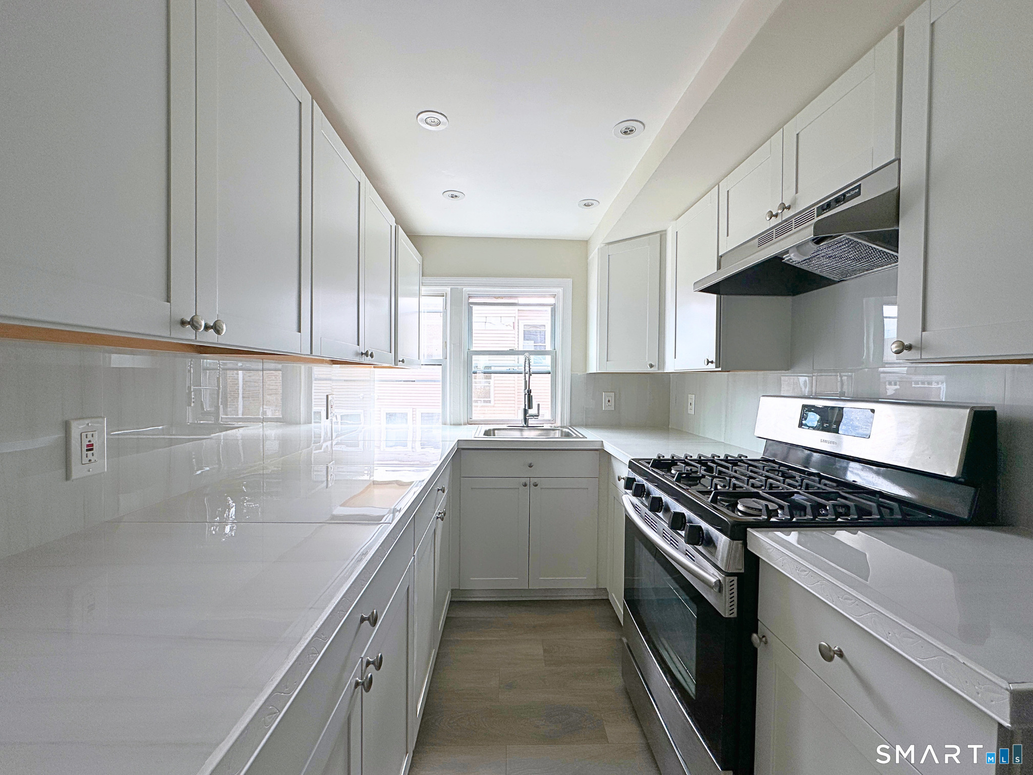 13 Bartlett St unit 2nd Floor – photo 1