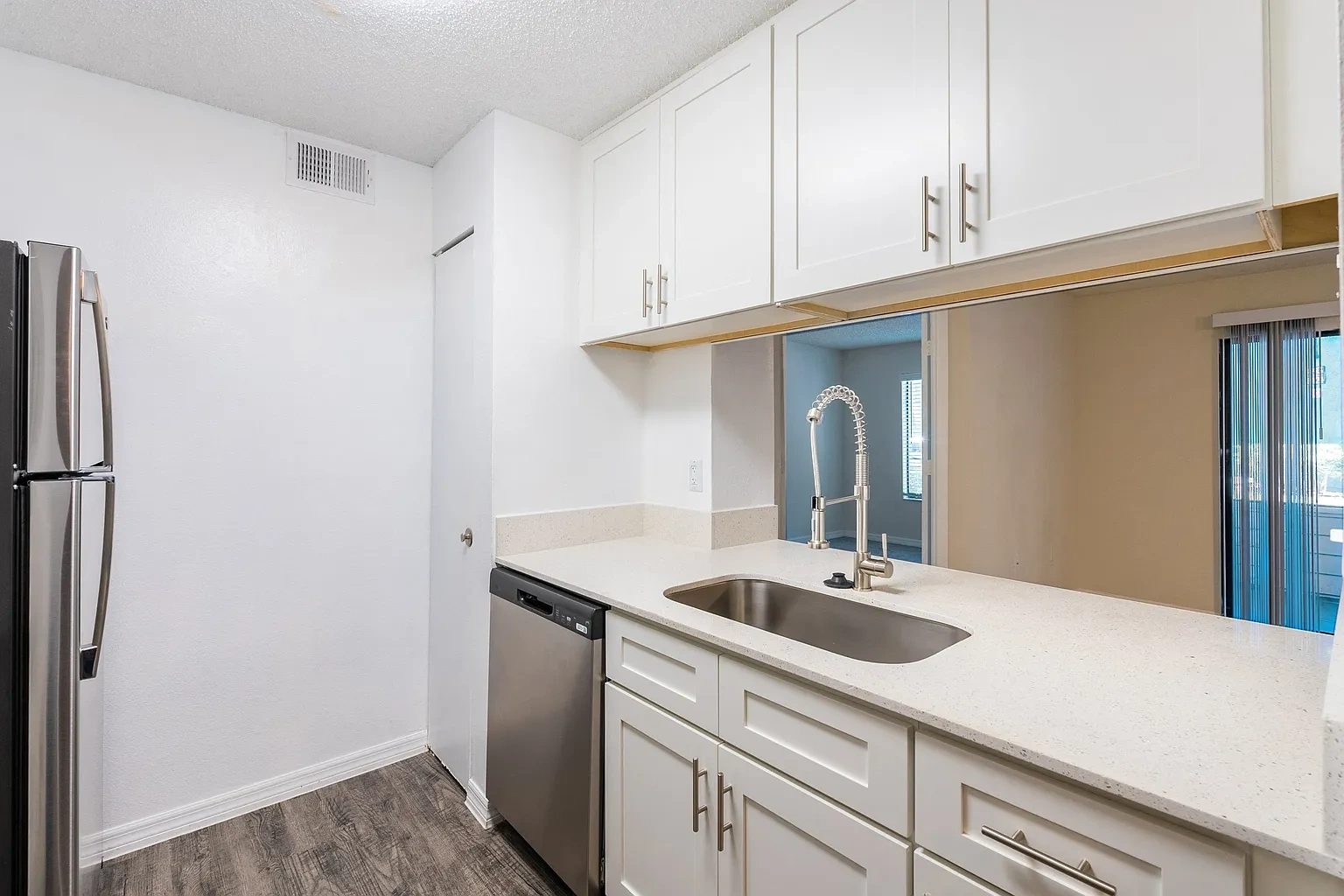 Fisherman's Landing Apartment Homes – photo 5
