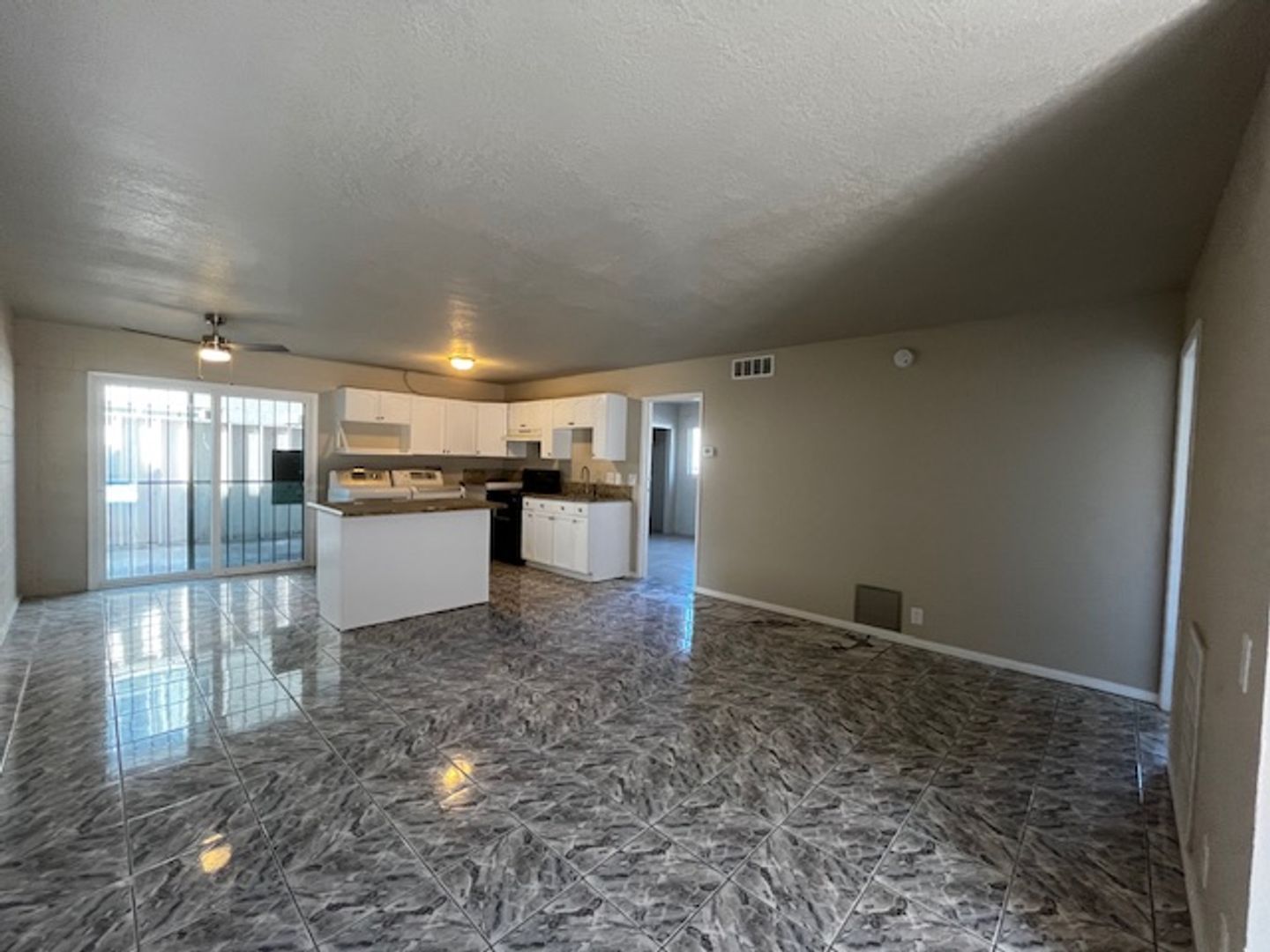 2909 E Elm Ave unit 2909 Elm Ave #2 – photo 3
