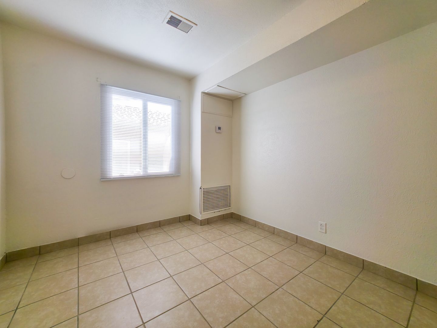 585 W 3rd St unit 585 W 3rd St – photo 4