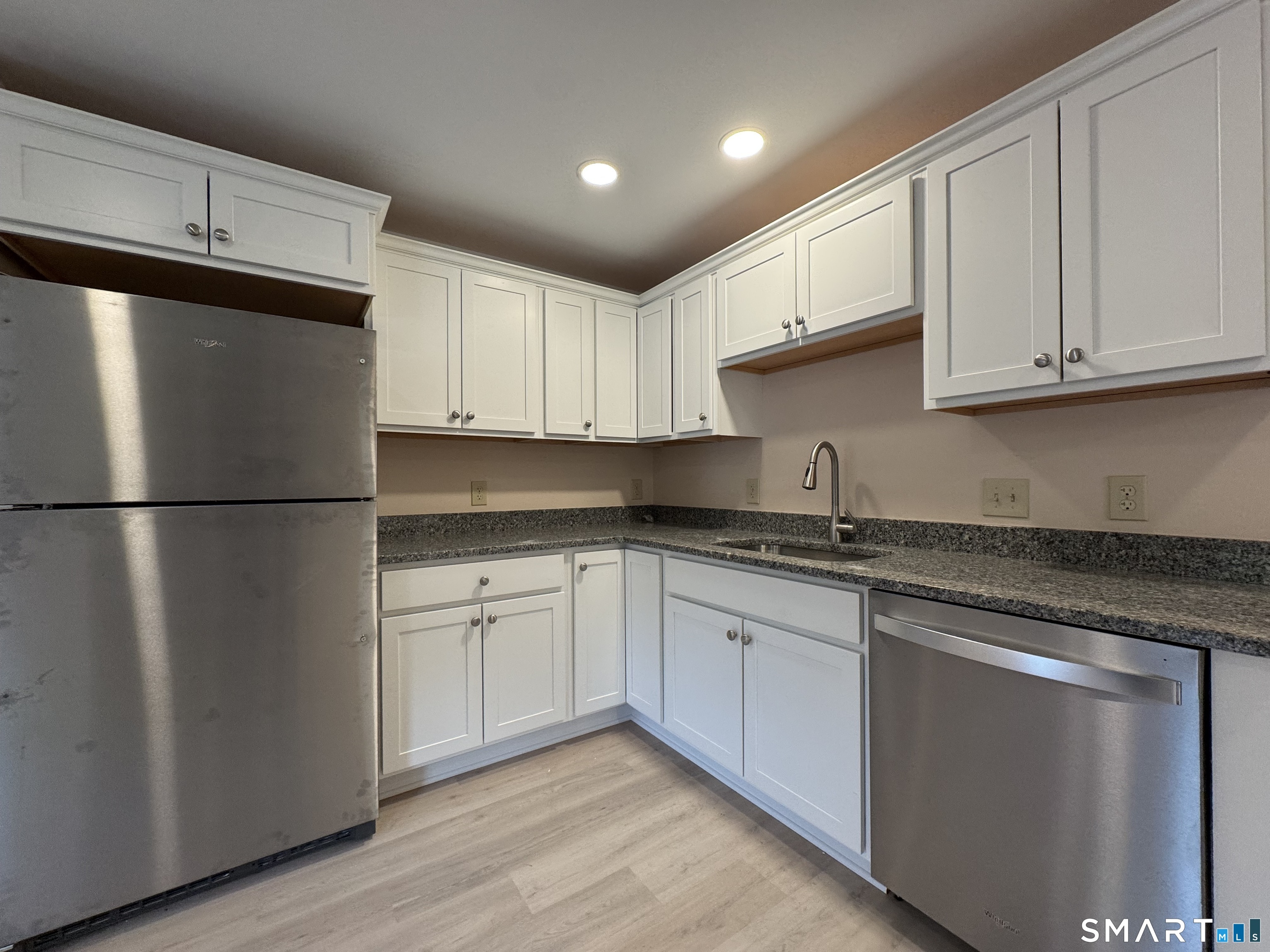 44 Main Dr – photo 1