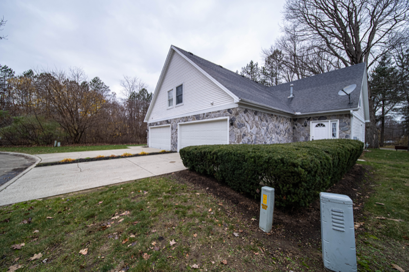 6683 Courtyard Dr unit 4 – photo 1