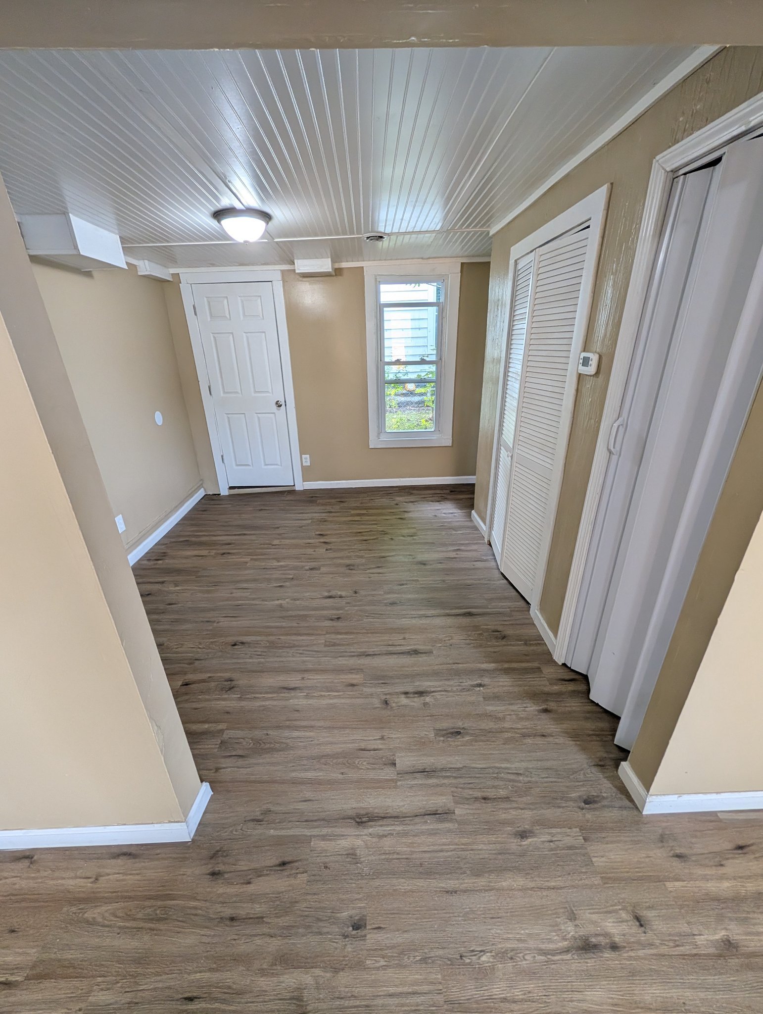 317 W 23rd St – photo 1