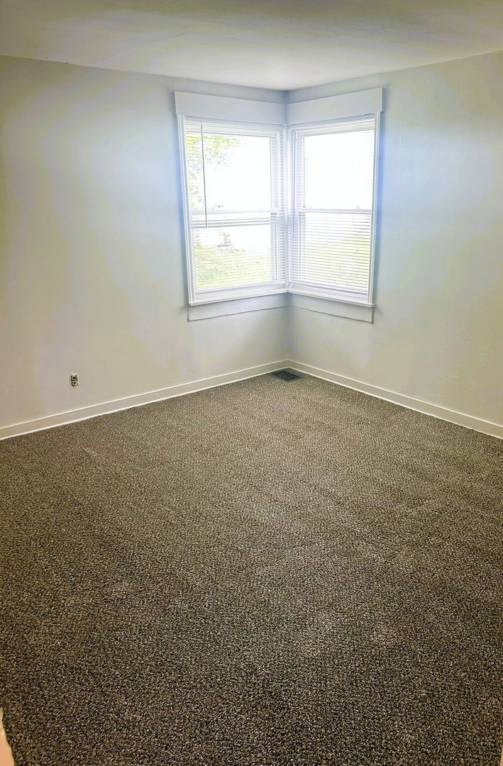 110 Capitol Blvd unit Upstairs – photo 4