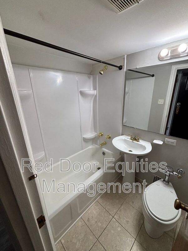 123 N Broad St unit 502 – photo 3