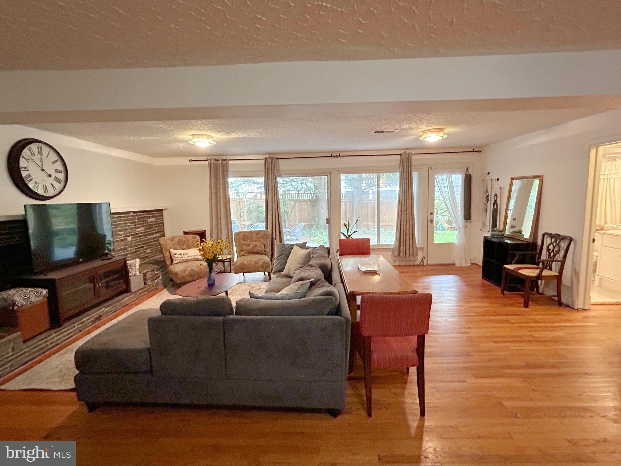 4018 N Taylor St – photo 2